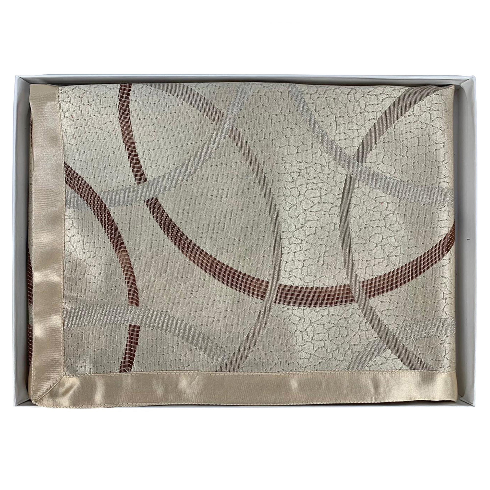 Centrotavola quadrato in raso Nausikaa 90x90 cm 1694